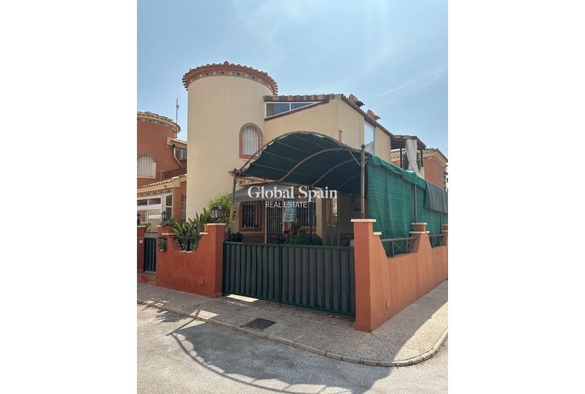 Odsprzedaż - WILLA  -
ORIHUELA COSTA - Playa Flamenca