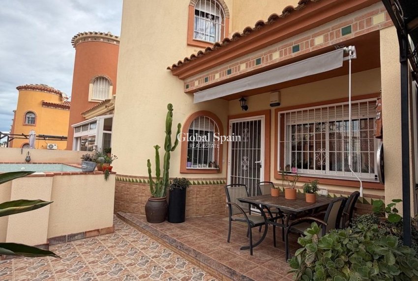 Odsprzedaż - WILLA  -
ORIHUELA COSTA - Playa Flamenca