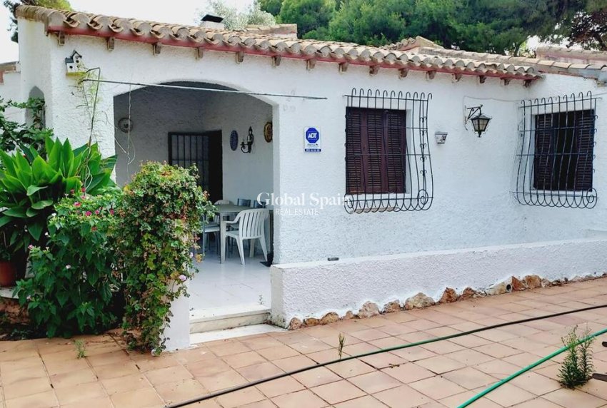 Odsprzedaż - WILLA  -
ORIHUELA COSTA - Punta Prima