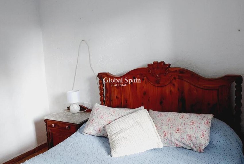 Odsprzedaż - WILLA  -
ORIHUELA COSTA - Punta Prima