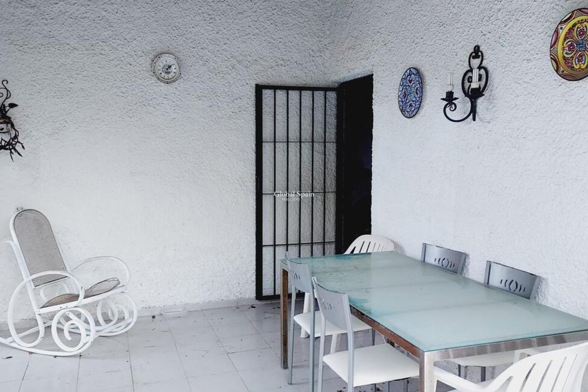 Odsprzedaż - WILLA  -
ORIHUELA COSTA - Punta Prima