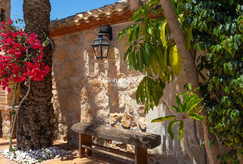 Odsprzedaż - Willa -
ORIHUELA COSTA - Punta Prima