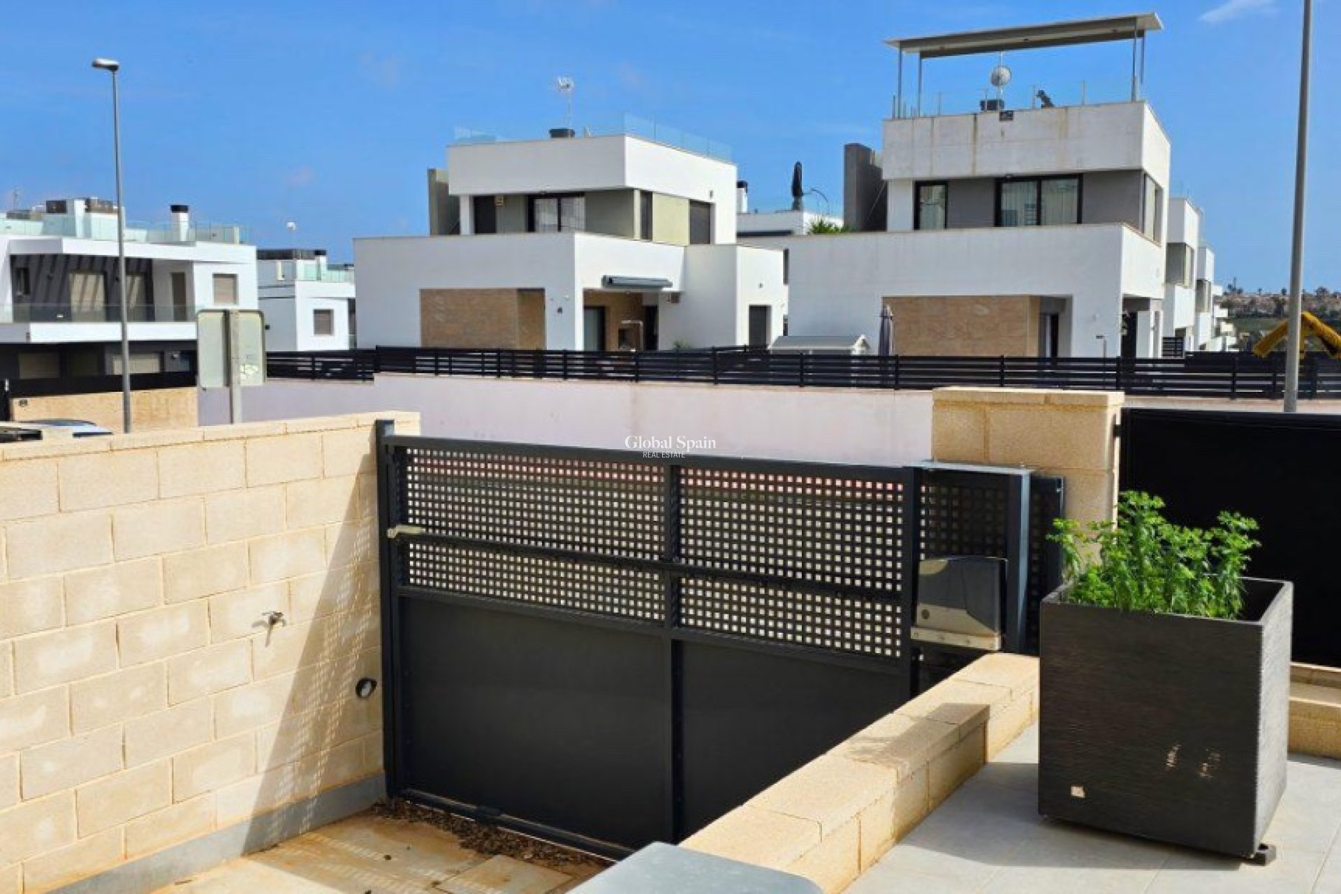 Odsprzedaż - Willa -
ORIHUELA COSTA - VILLAMARTÍN