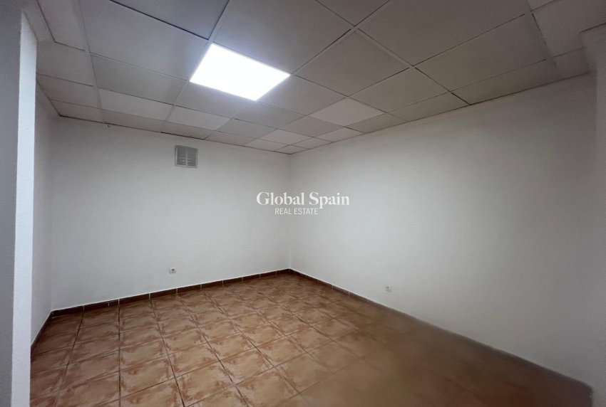 Odsprzedaż - WILLA  -
ORIHUELA COSTA - VILLAMARTÍN