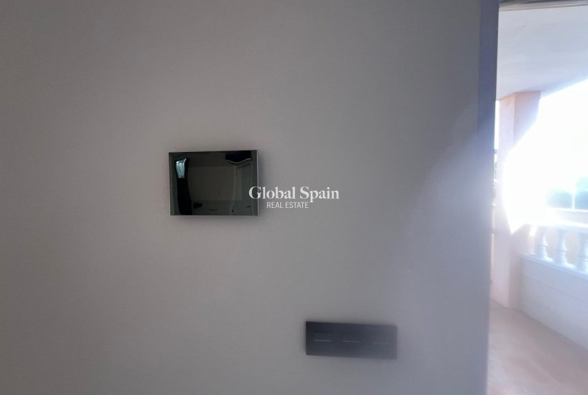 Odsprzedaż - WILLA  -
ORIHUELA COSTA - VILLAMARTÍN