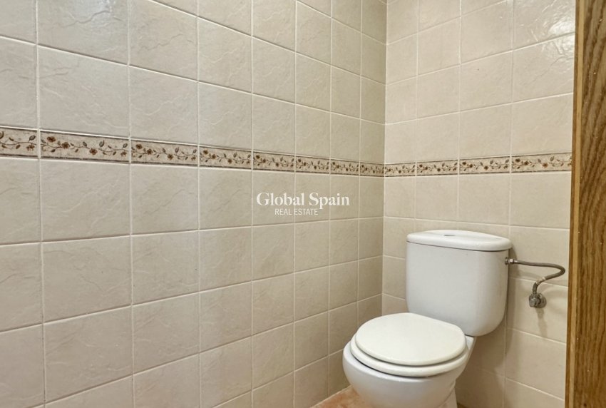 Odsprzedaż - WILLA  -
ORIHUELA COSTA - VILLAMARTÍN