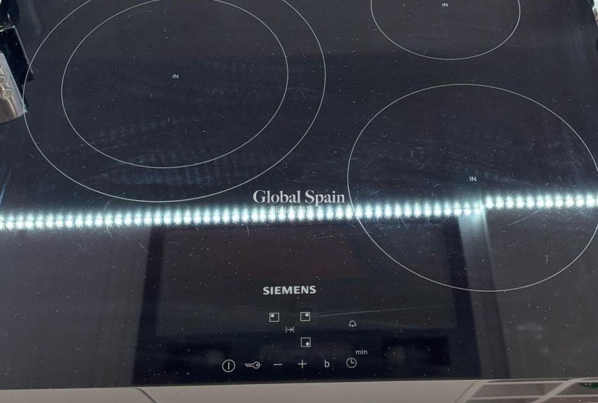 Odsprzedaż - WILLA  -
ORIHUELA COSTA - VILLAMARTÍN