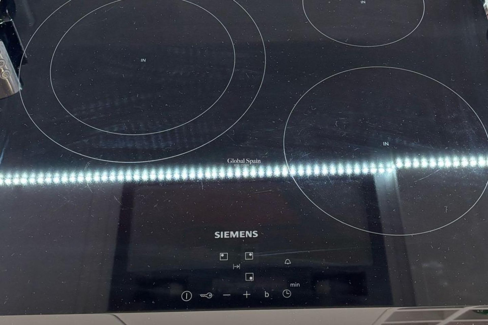 Odsprzedaż - WILLA  -
ORIHUELA COSTA - VILLAMARTÍN