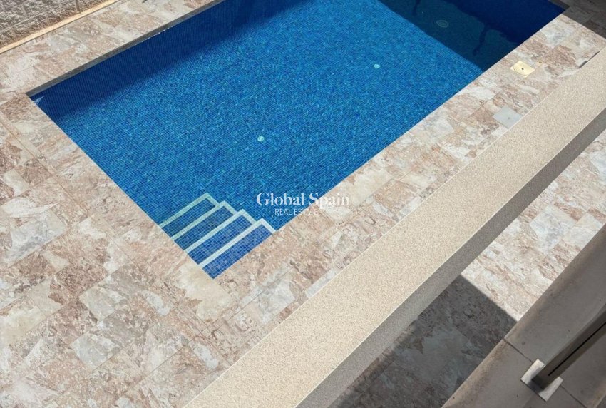 Odsprzedaż - WILLA  -
ORIHUELA COSTA - VILLAMARTÍN