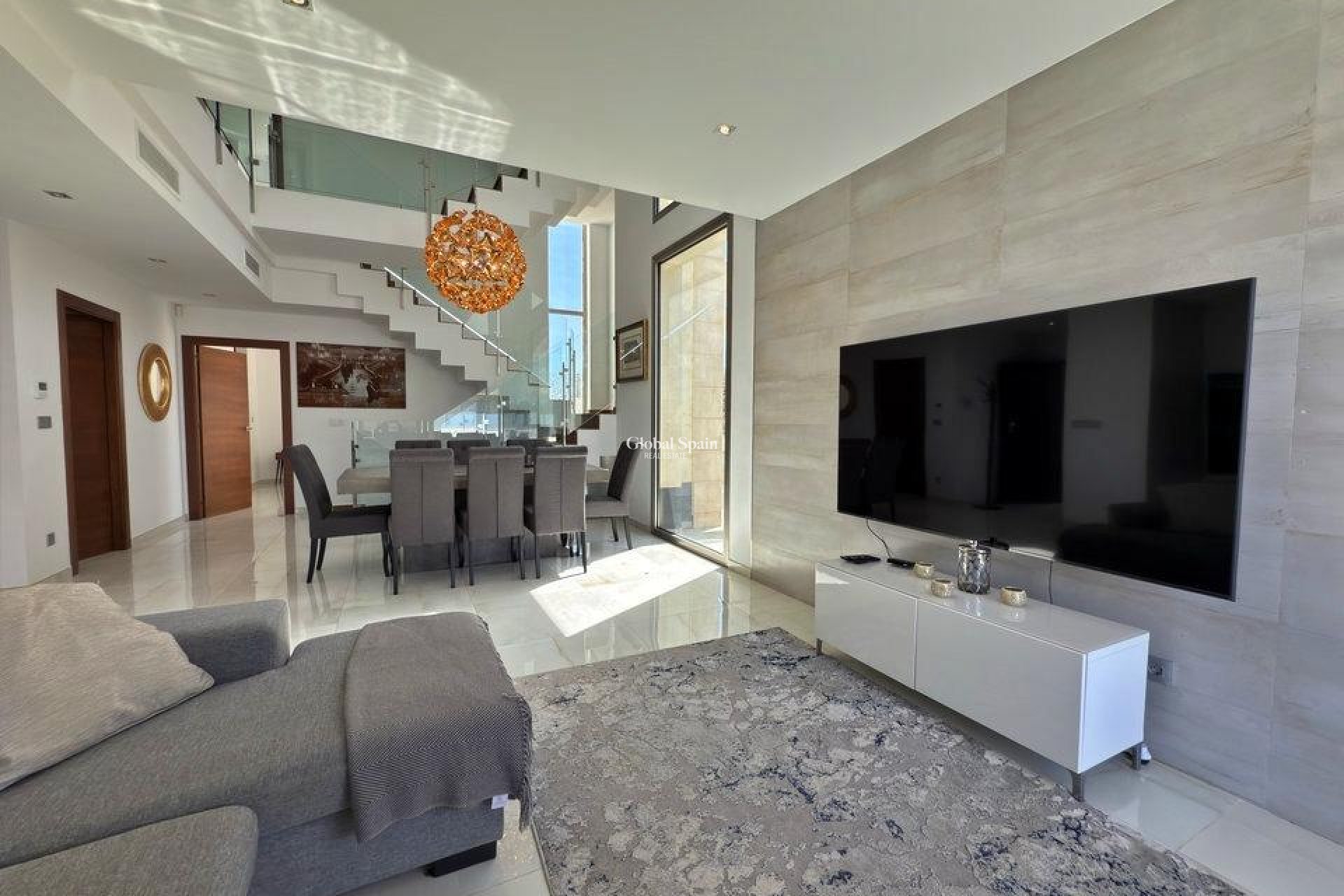 Odsprzedaż - WILLA  -
ORIHUELA COSTA - VILLAMARTÍN