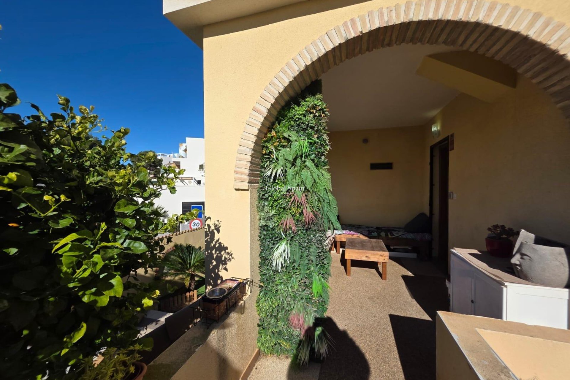 Odsprzedaż - WILLA  -
ORIHUELA COSTA - VILLAMARTÍN