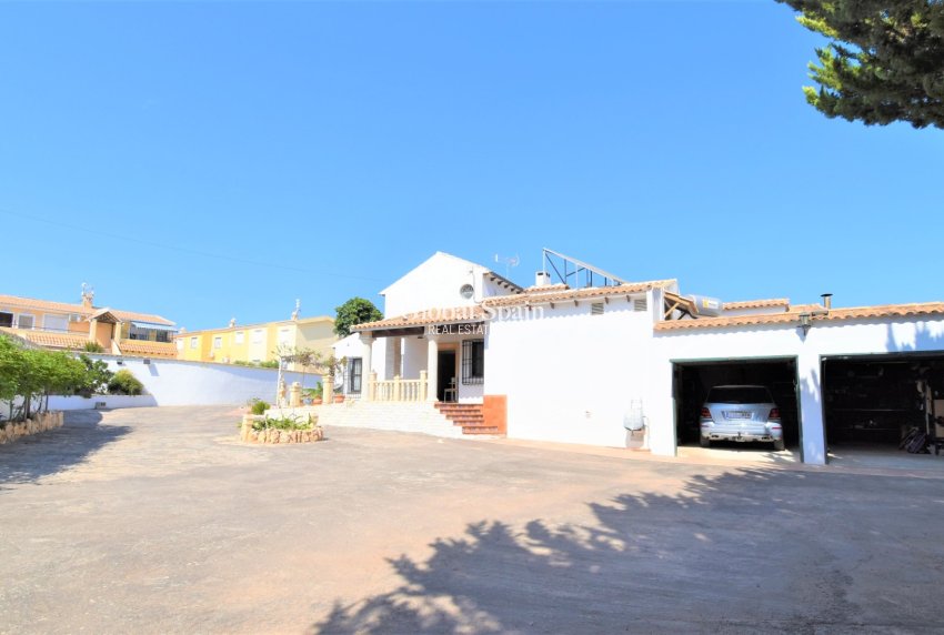 Odsprzedaż - WILLA  -
Orihuela Costa - Villamartin