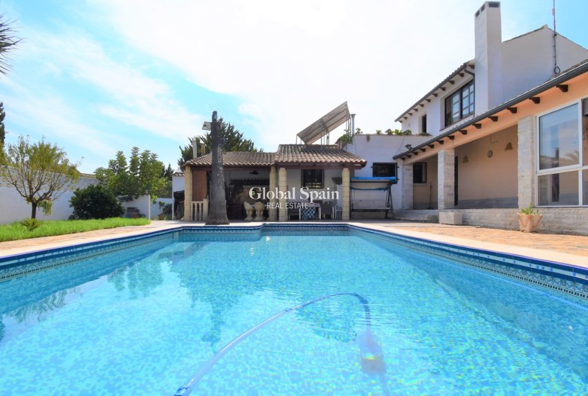 Odsprzedaż - WILLA  -
Orihuela Costa - Villamartin