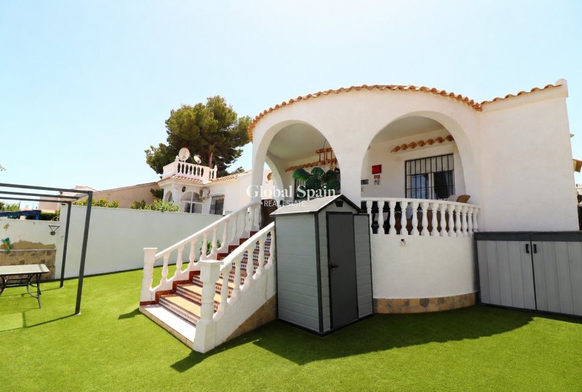 Odsprzedaż - WILLA  -
Orihuela Costa - Villamartin