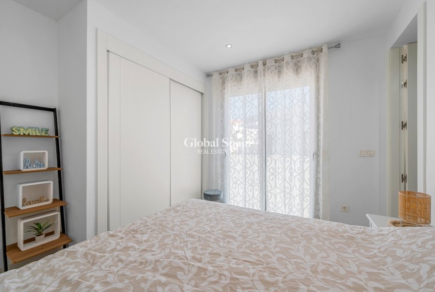 Odsprzedaż - WILLA  -
ORIHUELA COSTA - VILLAMARTÍN