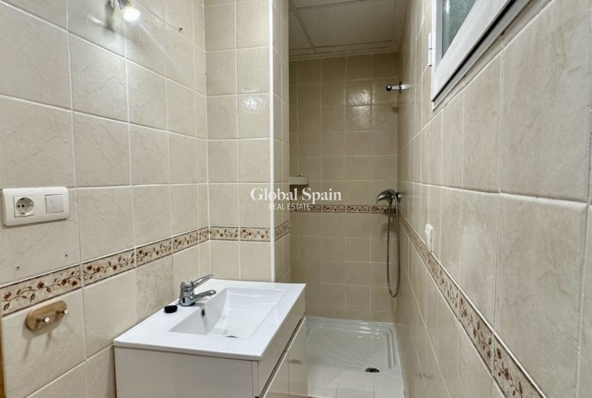 Odsprzedaż - WILLA  -
ORIHUELA COSTA - 