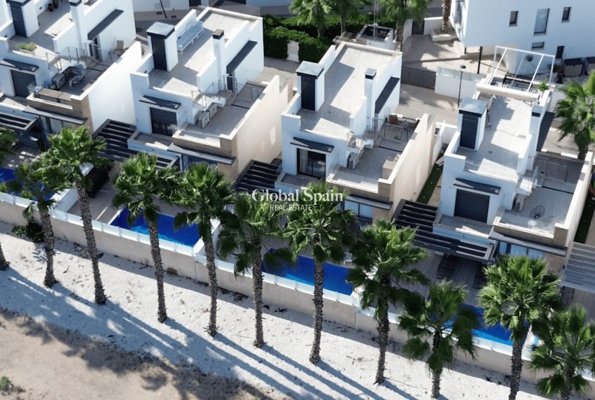 Odsprzedaż - WILLA  -
ORIHUELA COSTA - 