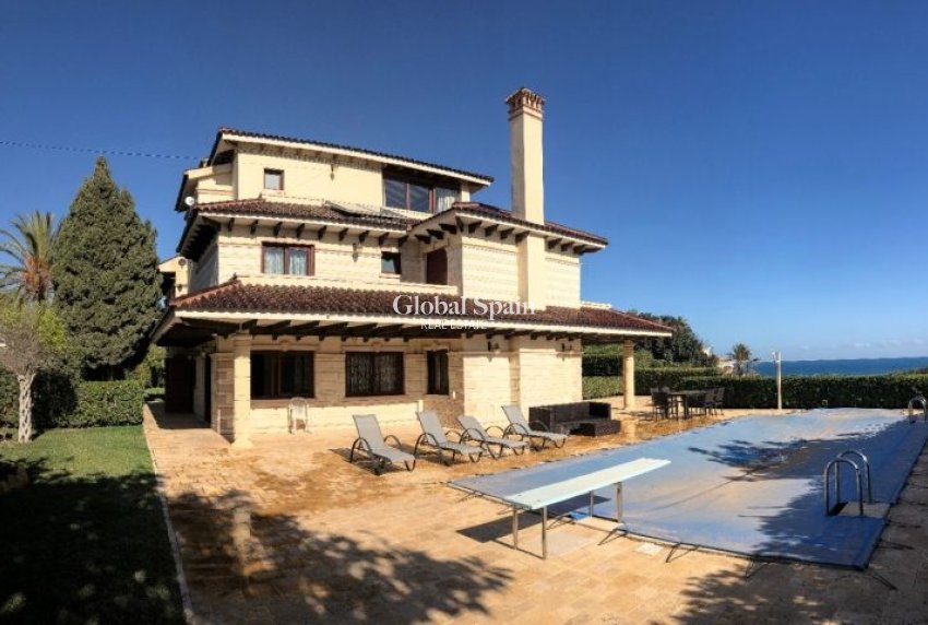 Odsprzedaż - WILLA  -
ORIHUELA COSTA - 