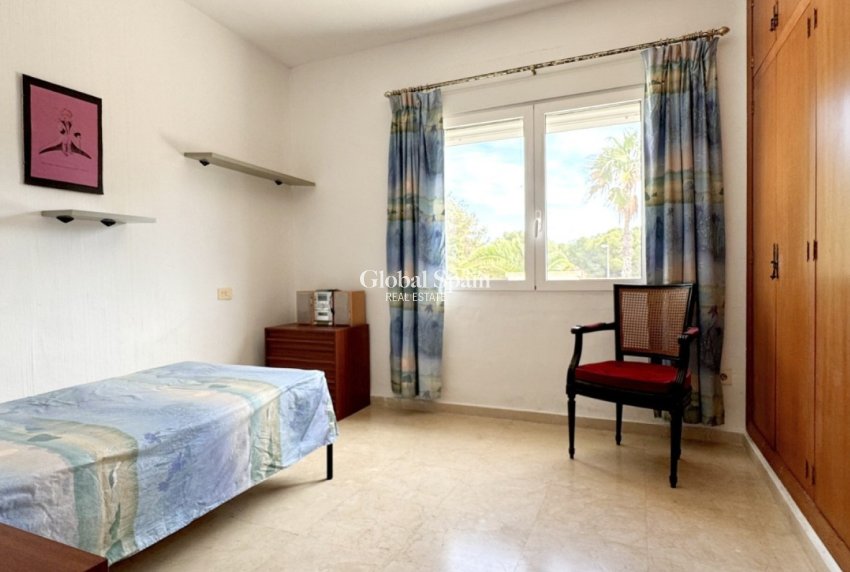 Odsprzedaż - WILLA  -
ORIHUELA COSTA - 