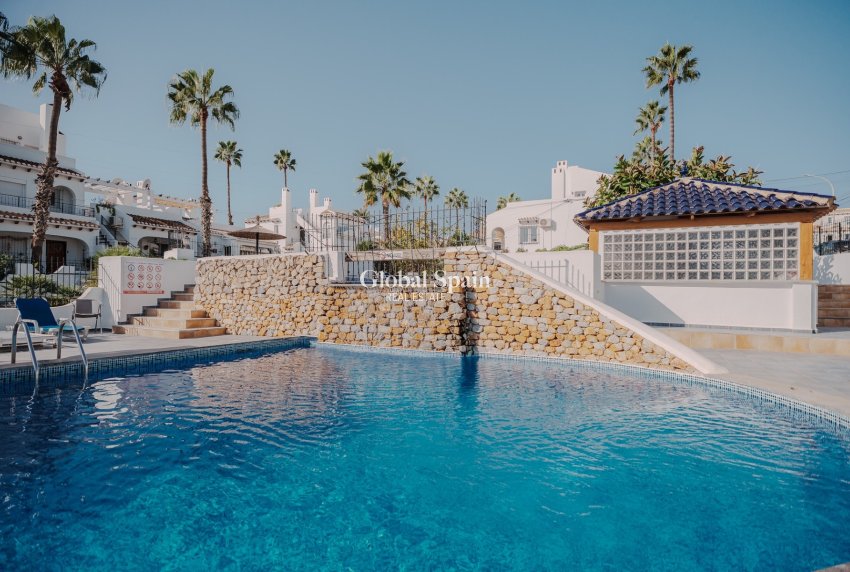 Odsprzedaż - WILLA  -
ORIHUELA COSTA - 