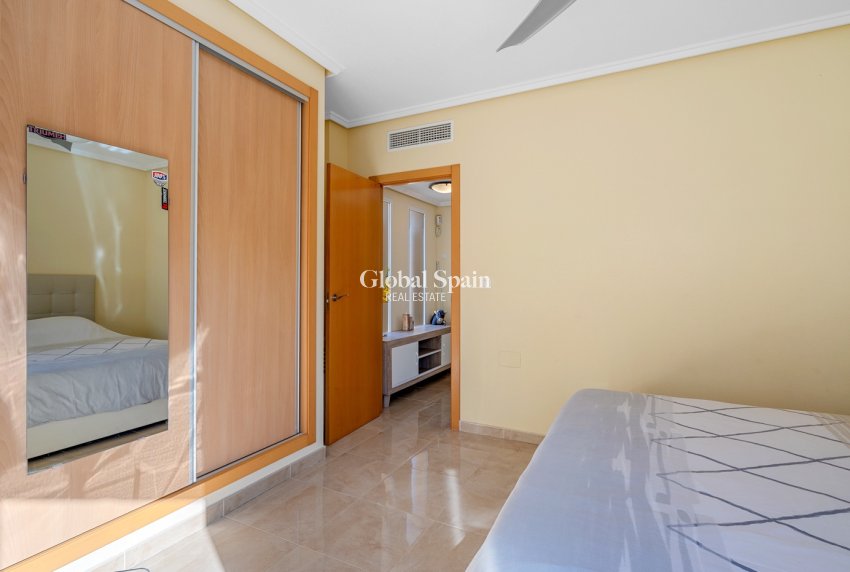 Odsprzedaż - WILLA  -
ORIHUELA COSTA - 