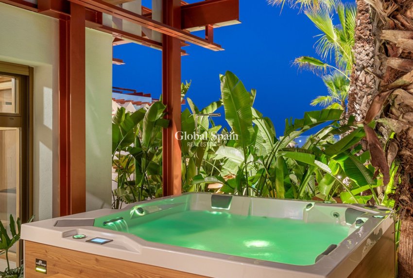 Odsprzedaż - WILLA  -
ORIHUELA COSTA - 