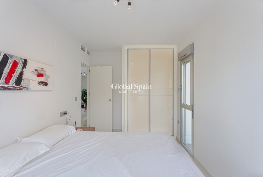 Odsprzedaż - WILLA  -
ORIHUELA COSTA - 