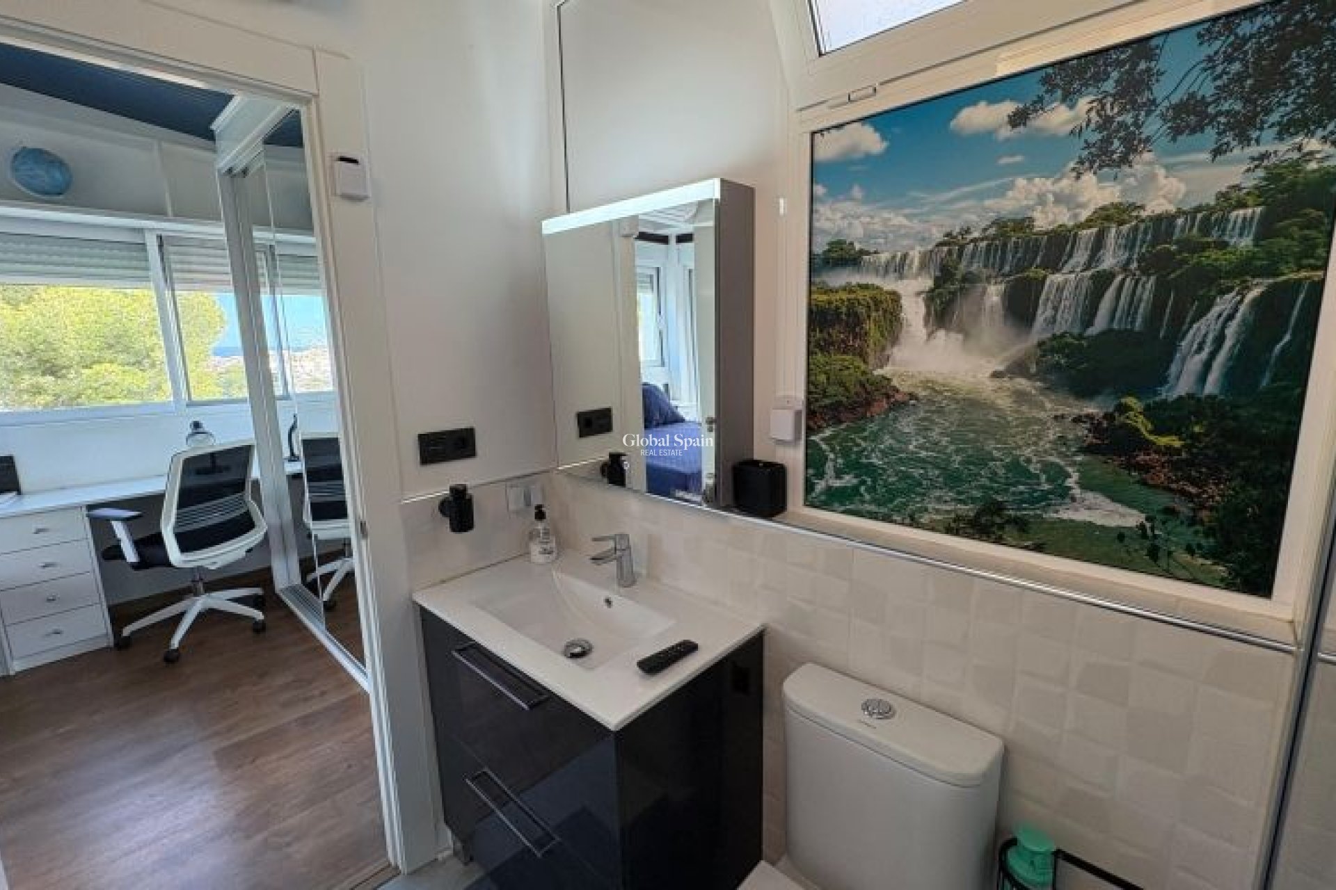 Odsprzedaż - WILLA  -
ORIHUELA COSTA - 