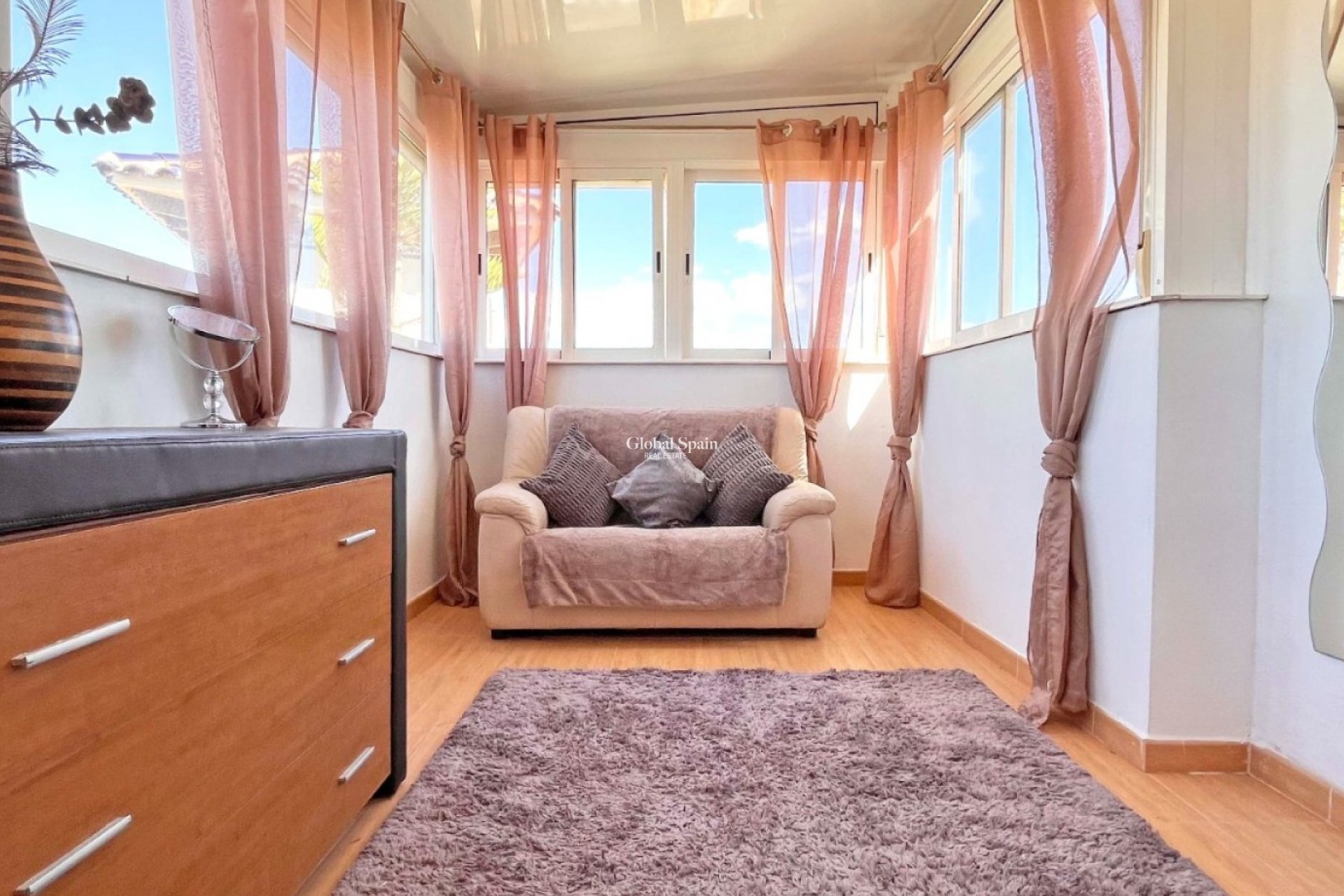 Odsprzedaż - WILLA  -
ORIHUELA COSTA - 