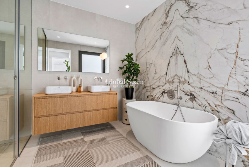 Odsprzedaż - WILLA  -
ORIHUELA COSTA - 