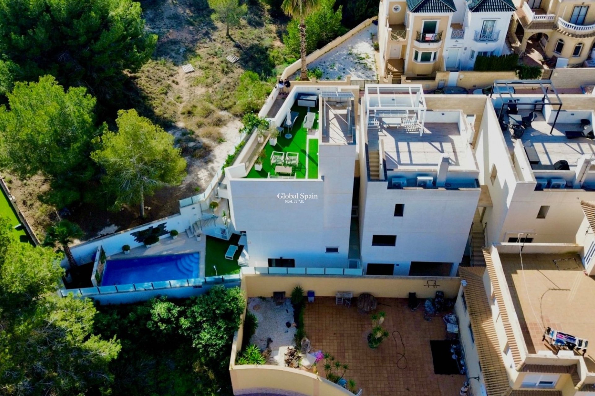 Odsprzedaż - WILLA  -
ORIHUELA COSTA - 