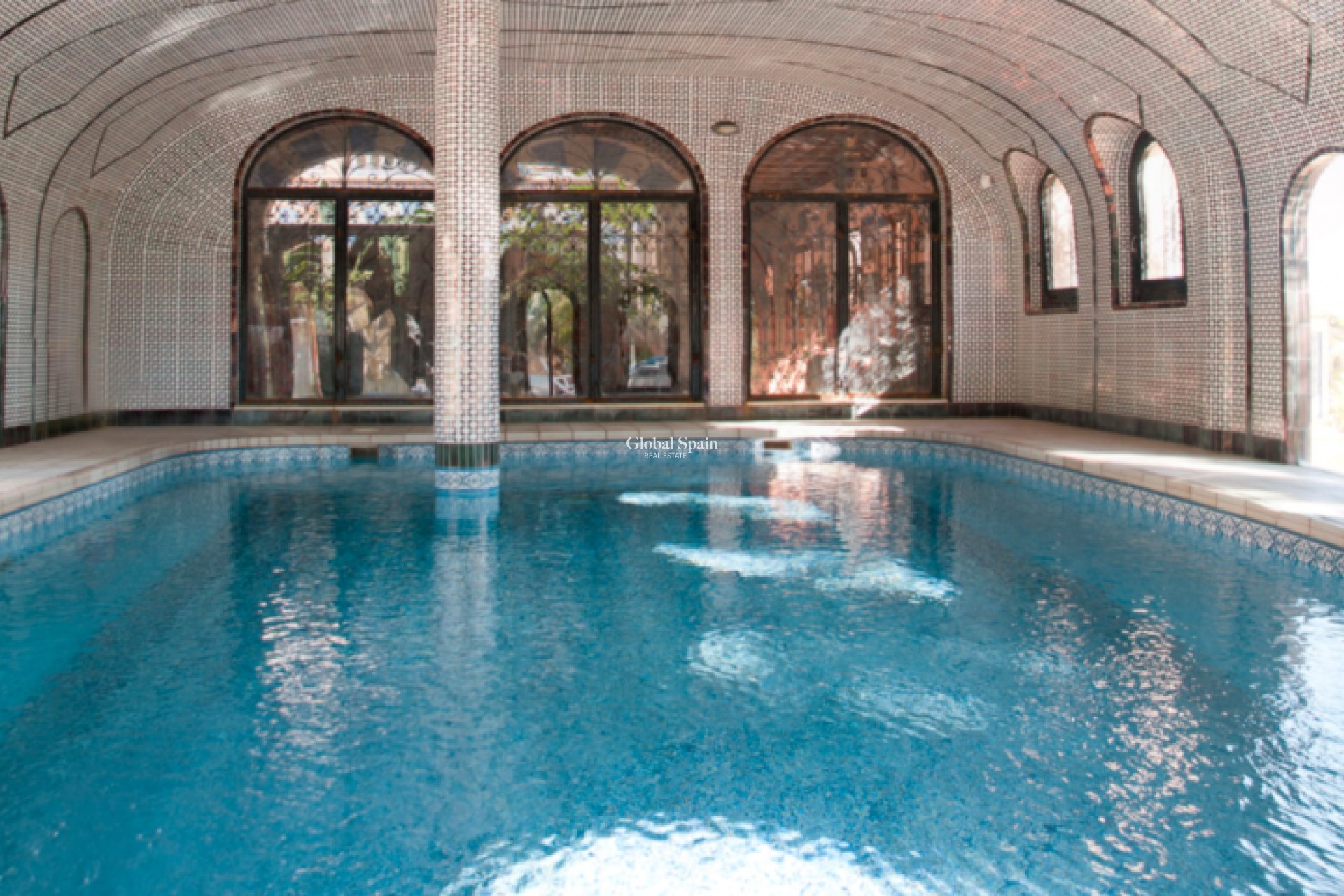 Odsprzedaż - WILLA  -
ORIHUELA COSTA - 