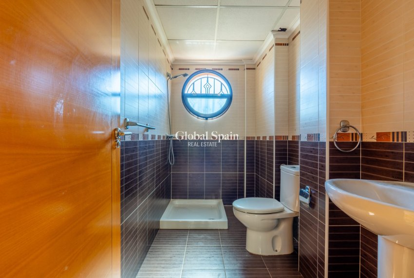 Odsprzedaż - WILLA  -
ORIHUELA COSTA - 