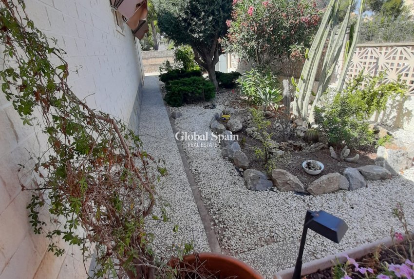 Odsprzedaż - WILLA  -
ORIHUELA COSTA - 