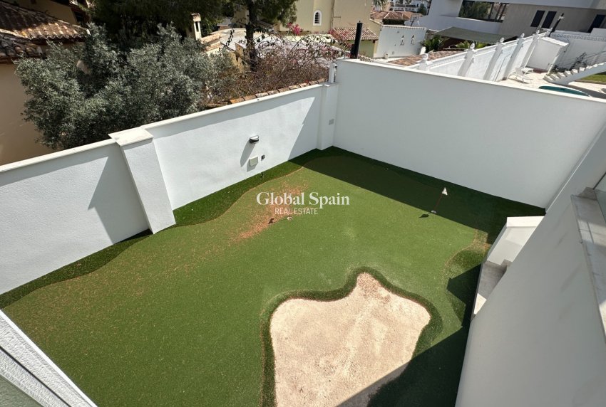 Odsprzedaż - WILLA  -
ORIHUELA COSTA - 