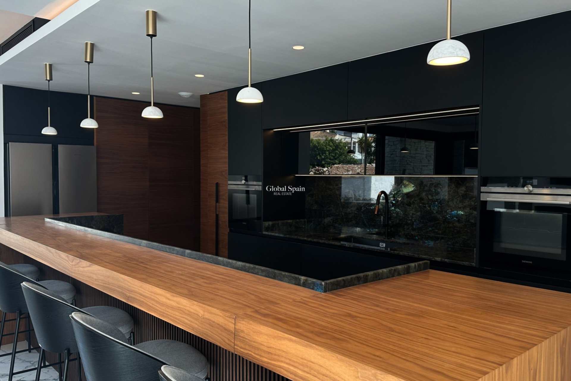 Odsprzedaż - WILLA  -
ORIHUELA COSTA - 