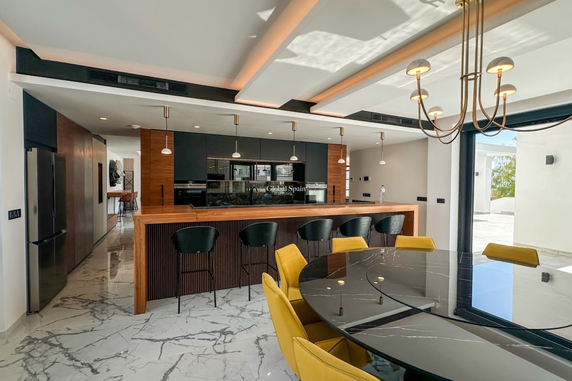 Odsprzedaż - WILLA  -
ORIHUELA COSTA - 