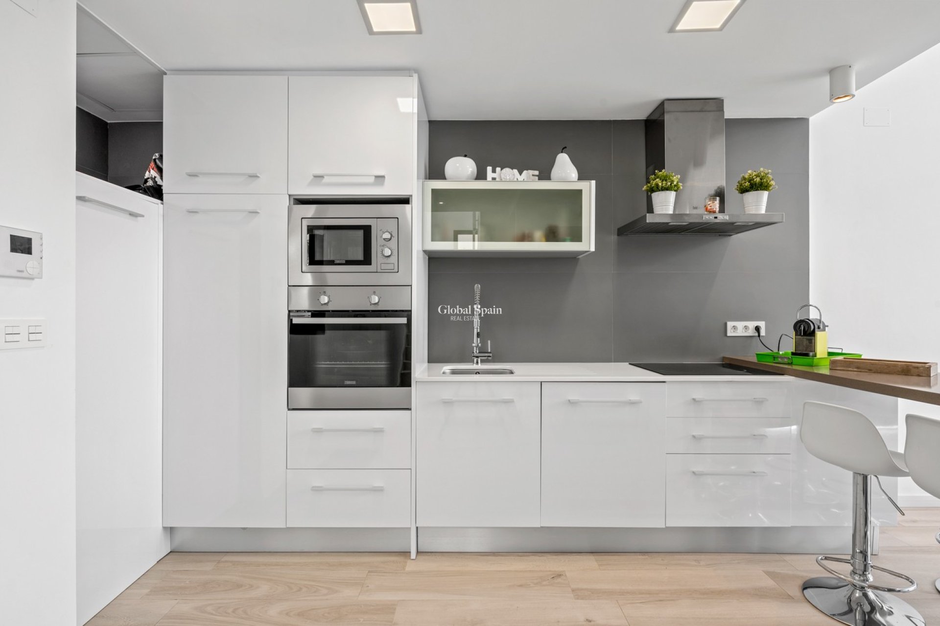 Odsprzedaż - WILLA  -
ORIHUELA COSTA - 