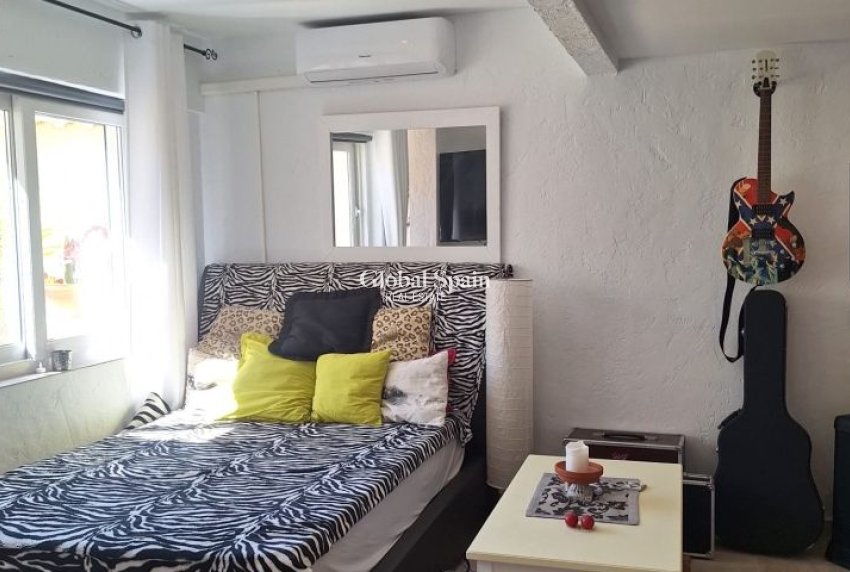 Odsprzedaż - WILLA  -
ORIHUELA COSTA - 