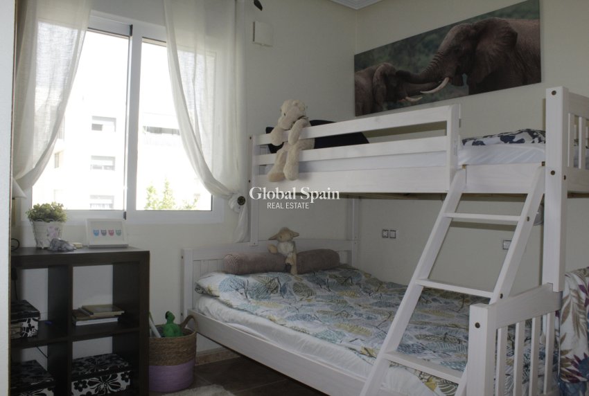 Odsprzedaż - WILLA  -
ORIHUELA COSTA - 