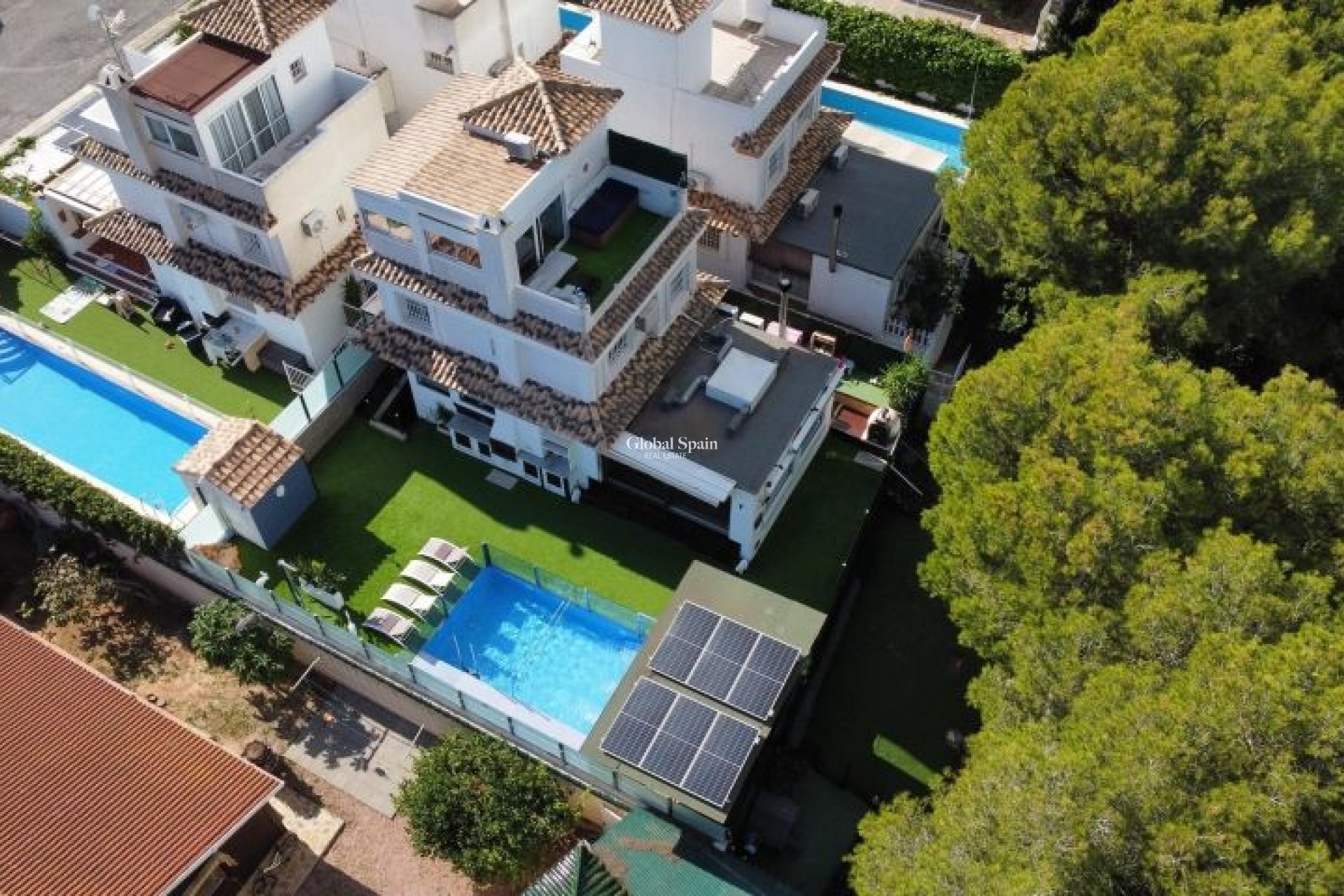 Odsprzedaż - WILLA  -
ORIHUELA COSTA - 