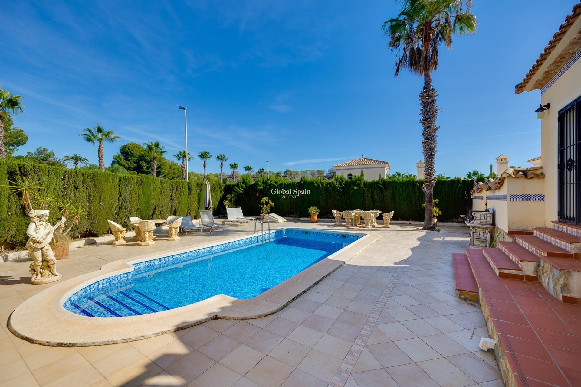 Odsprzedaż - WILLA  -
ORIHUELA COSTA - 