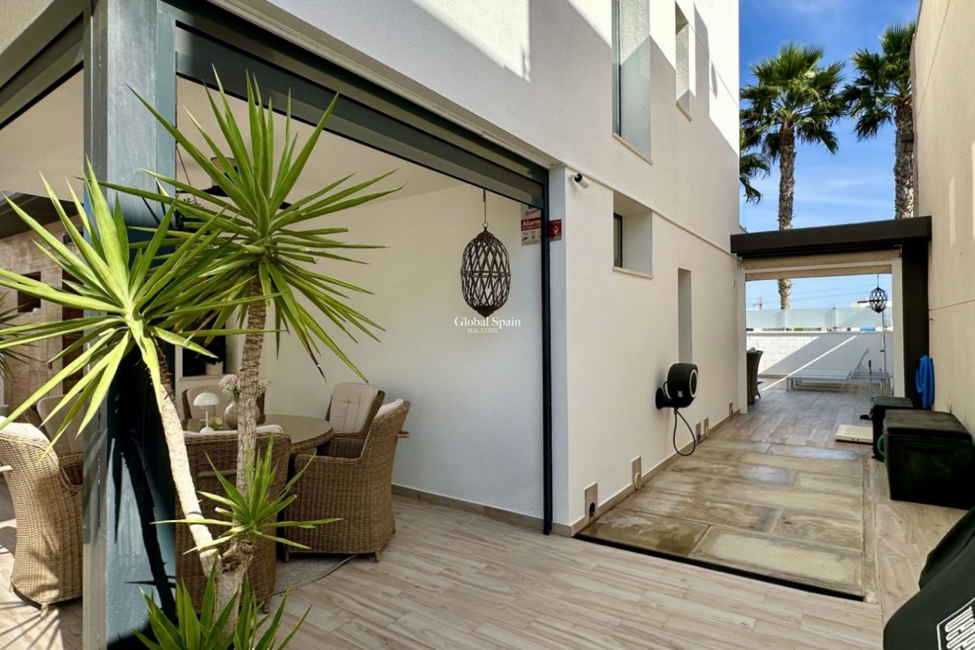 Odsprzedaż - WILLA  -
ORIHUELA COSTA - 