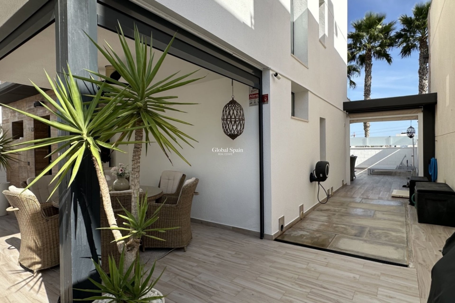 Odsprzedaż - WILLA  -
ORIHUELA COSTA - 