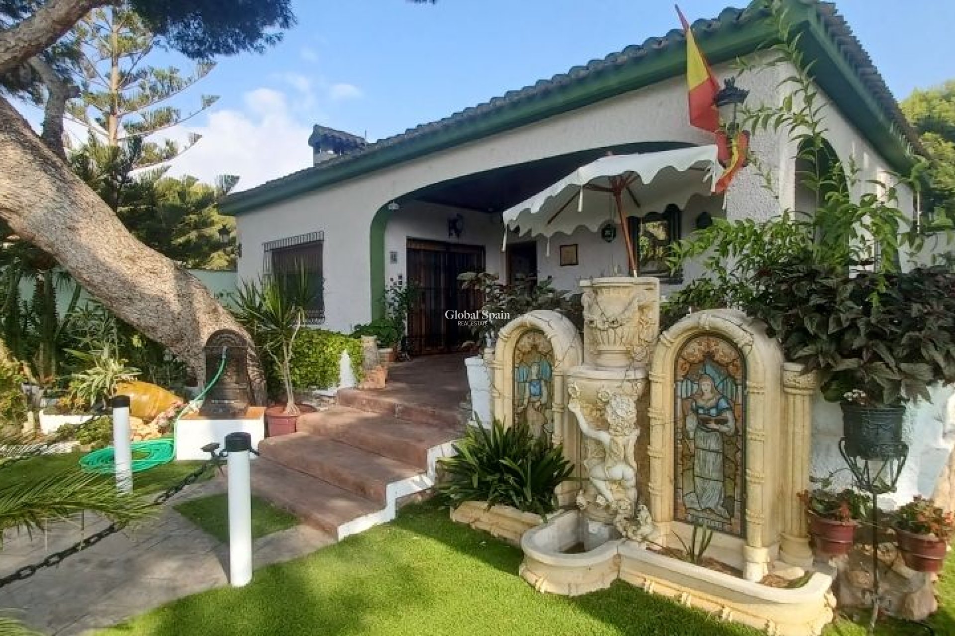 Odsprzedaż - WILLA  -
ORIHUELA COSTA - 