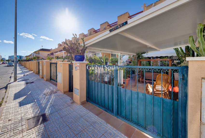Odsprzedaż - WILLA  -
ORIHUELA COSTA - 