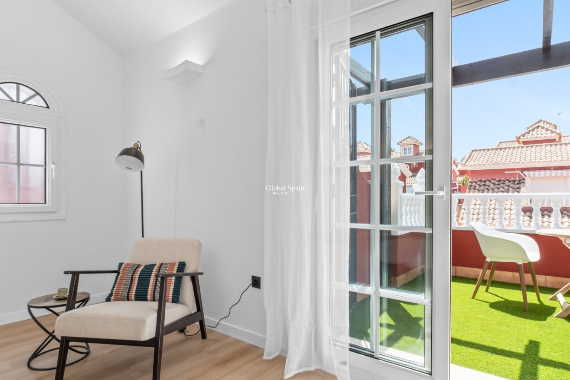 Odsprzedaż - WILLA  -
ORIHUELA COSTA - 