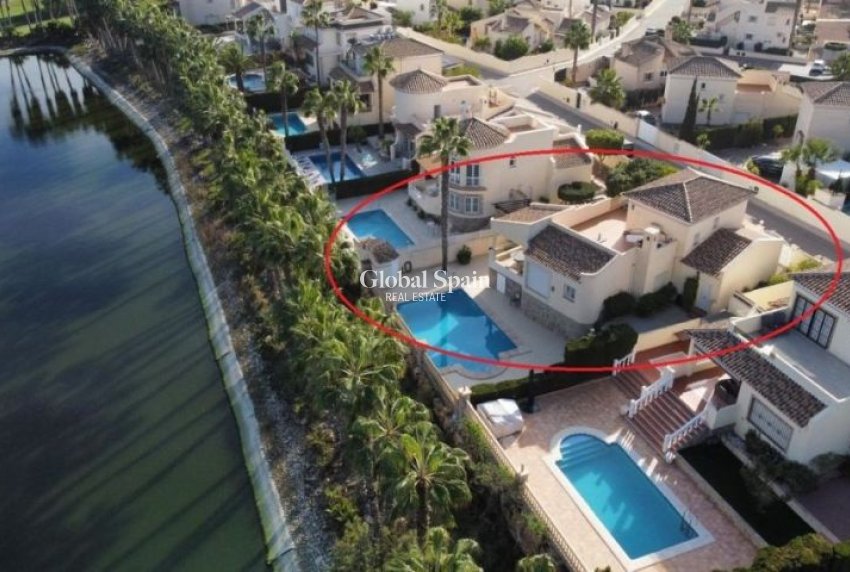 Odsprzedaż - WILLA  -
ORIHUELA COSTA - 
