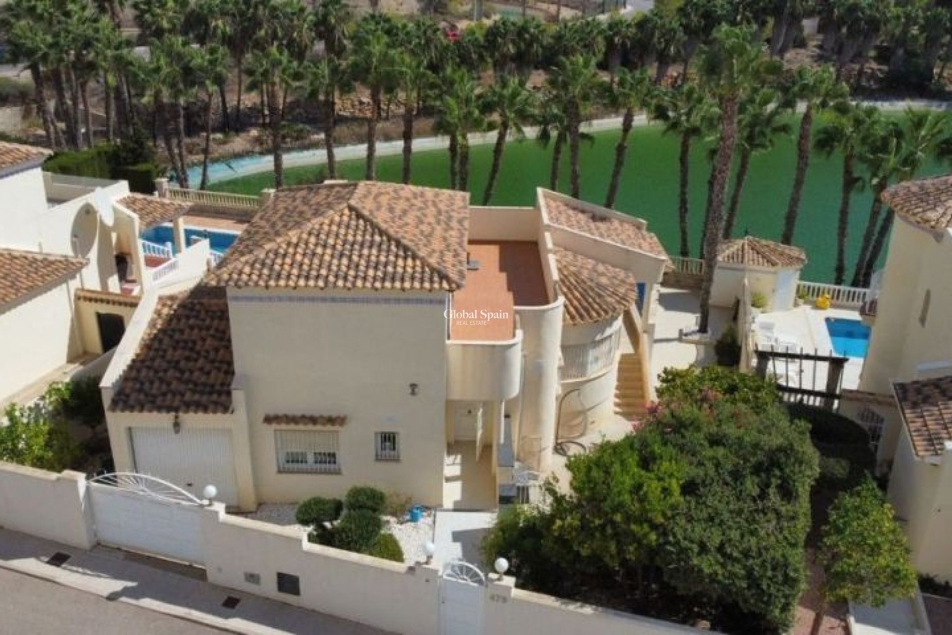 Odsprzedaż - WILLA  -
ORIHUELA COSTA - 