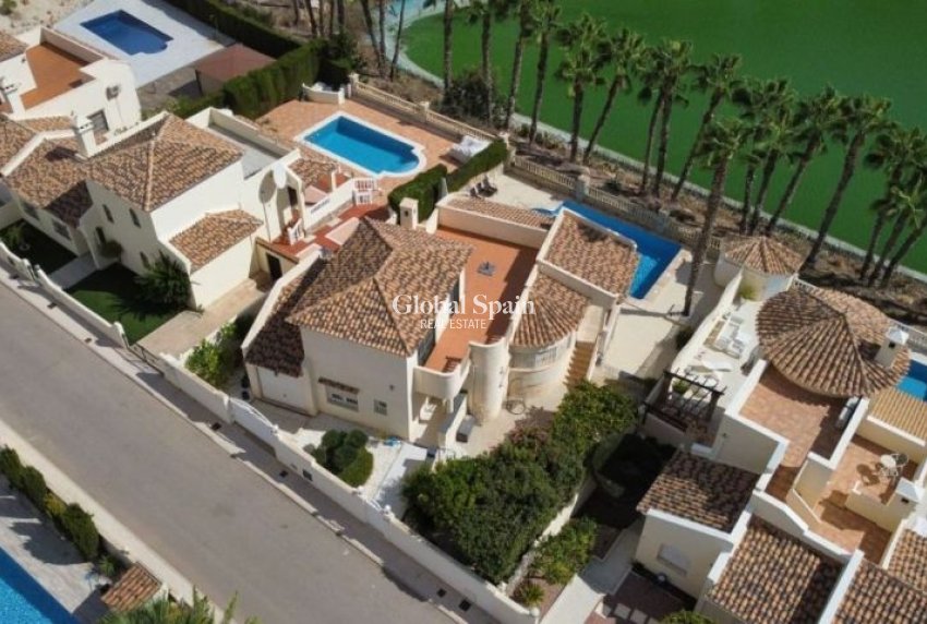 Odsprzedaż - WILLA  -
ORIHUELA COSTA - 